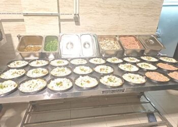 از تنور کانون «گلشن» تا سنگر غیرت؛ حکایت ۲۰۰ پیتزایی که بوی پشتیبانی جبهه می‌داد