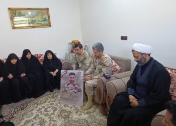 دیدار و دلجویی فرمانده مرزبانی فراجا و رئیس عقیدتی سیاسی مرزبانی استان از خانواده شهید مرزبانی سردار علی شیخی کوهسار